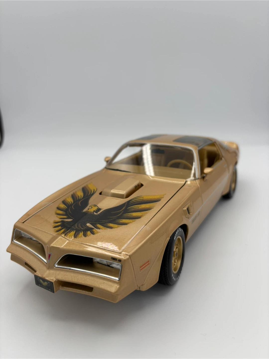 Gold 1977 Pontiac Trans Am Diecast Model - photo 3