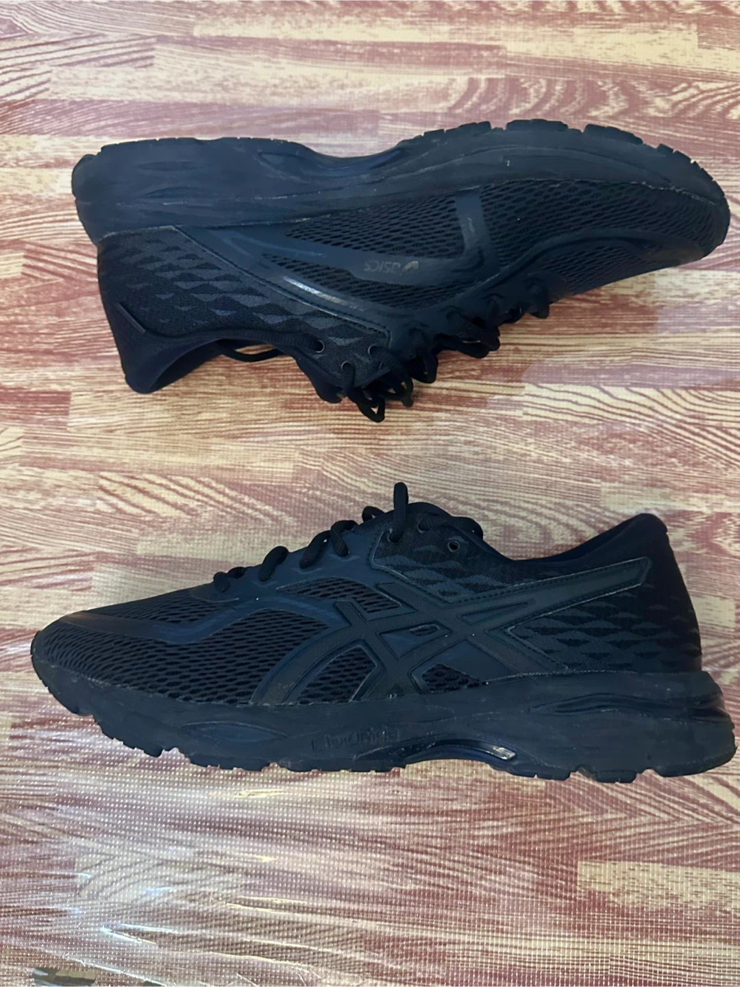 Asics Gel-Kayano 29 Black Running Shoes - Size 10.5