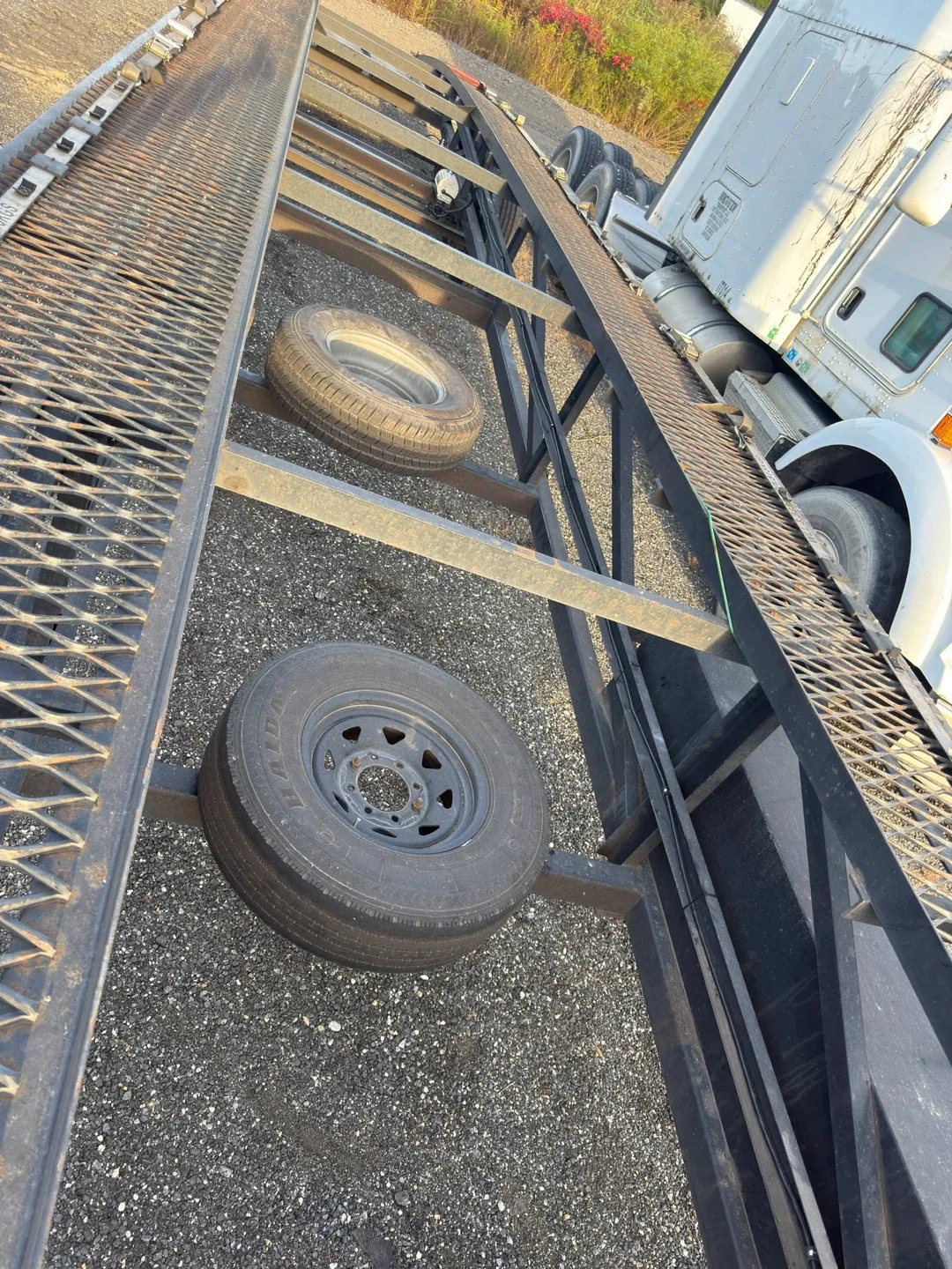 Kaufman Trailer 2023 | Car Hauler | Excellent Condition image indicator(4)