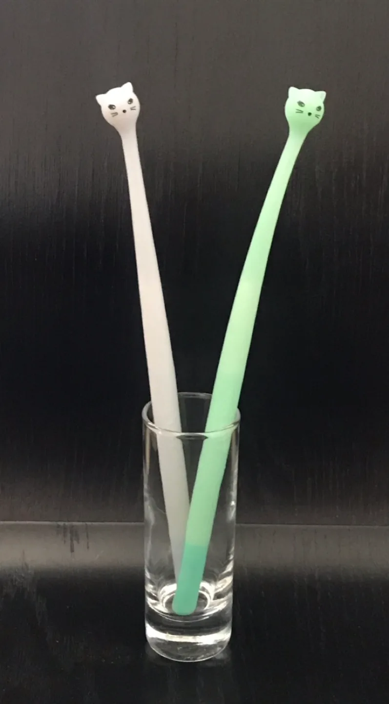 2 Adorable Cat Face Bendy Pens ✨NEW✨ image indicator(2)