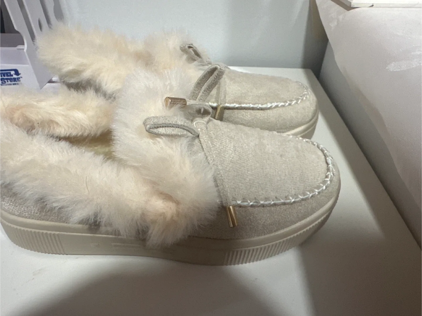 Fuzzy Moccasin Slippers - Size 6 image indicator(2)