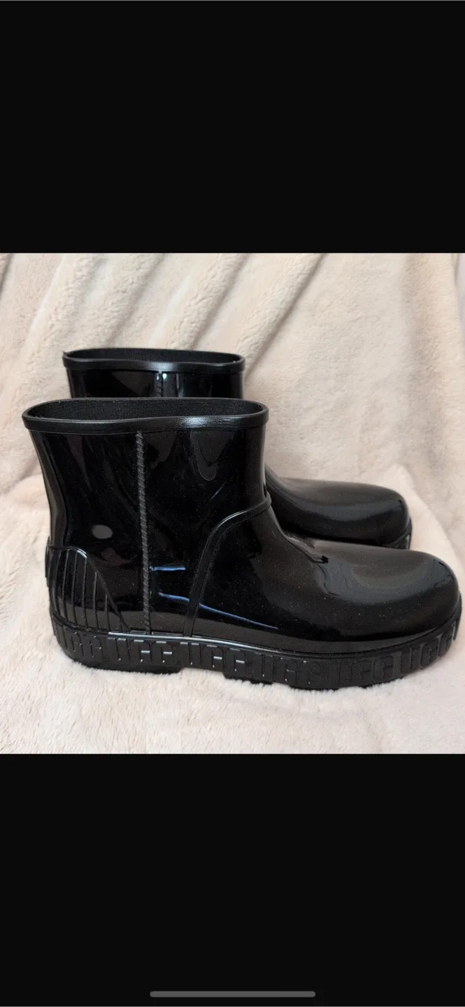NEW! UGG Black Drizlita Waterproof Boots image indicator(5)