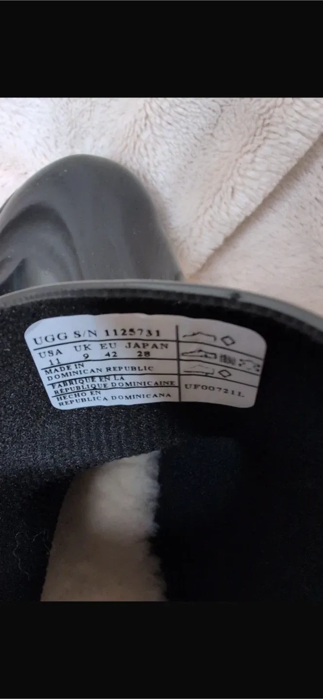 NEW! UGG Black Drizlita Waterproof Boots image indicator(10)