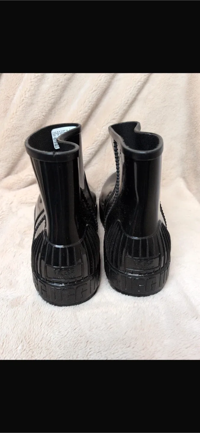 NEW! UGG Black Drizlita Waterproof Boots image indicator(7)