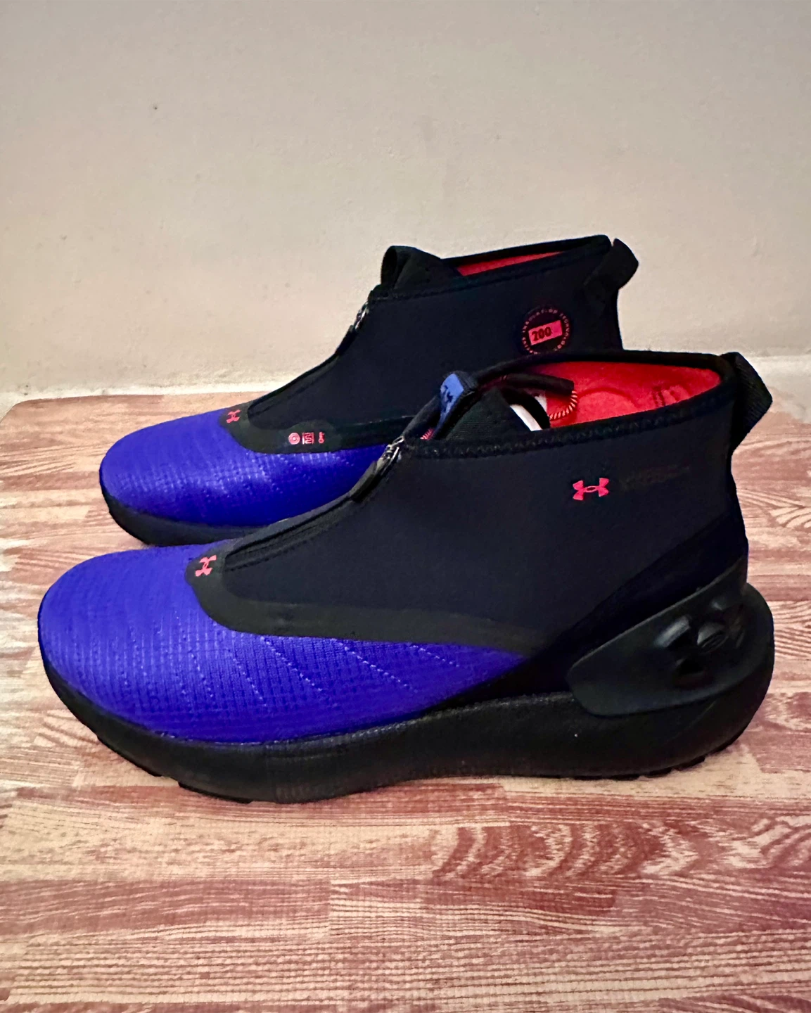 Under Armour 308475 Blue & Black Shoes - Size 10.5