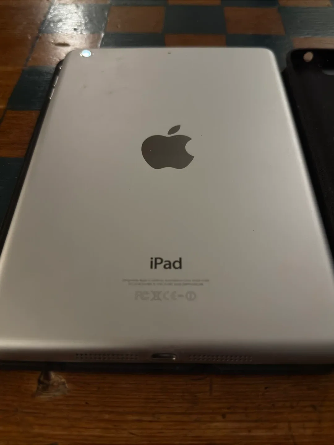 Apple iPad Mini 2 - Silver image indicator(5)