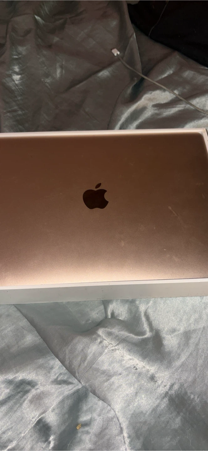 Apple Macbook Air