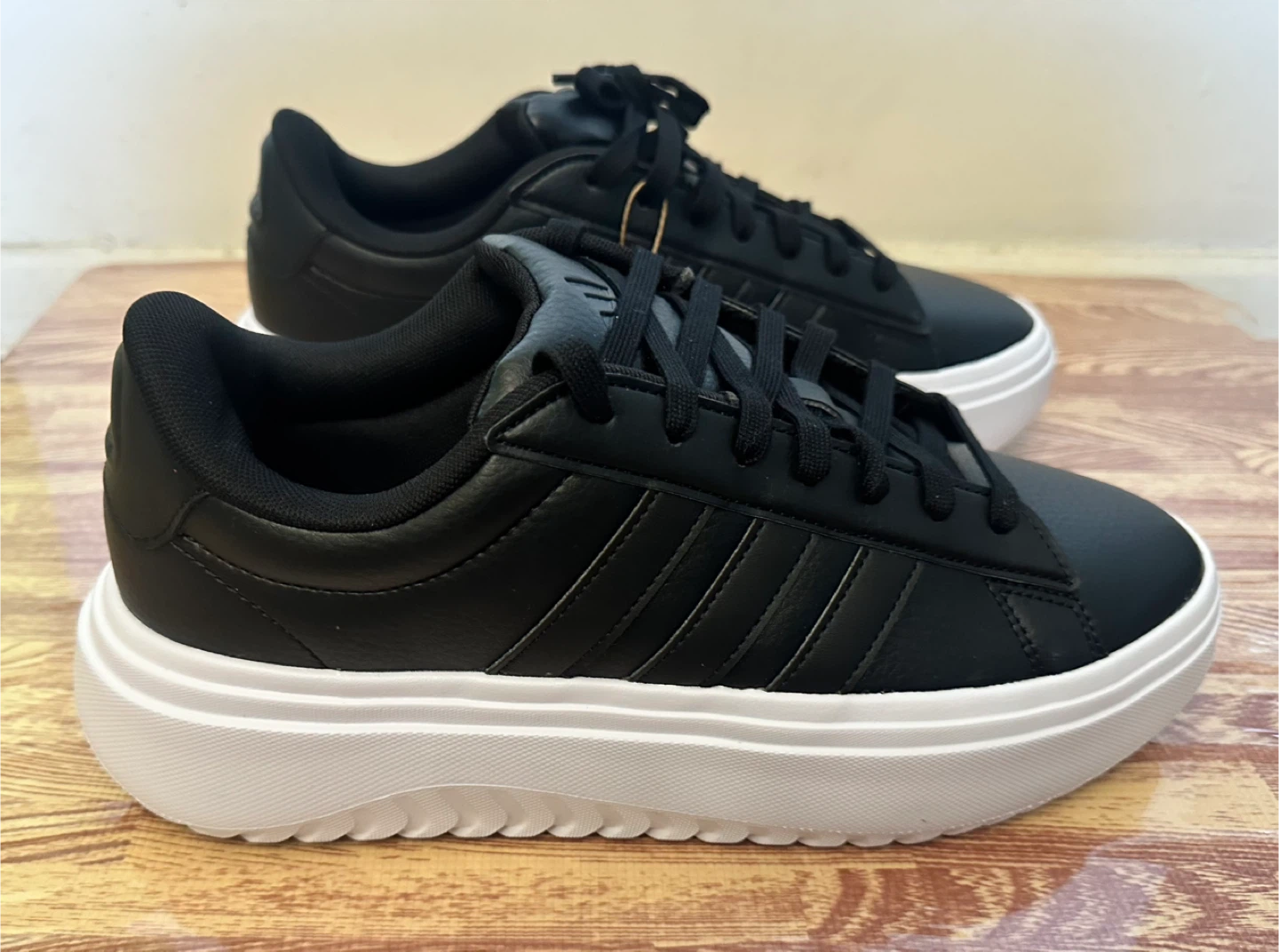 Adidas Grand Court Platform Women’s  - Size 11 - photo 3