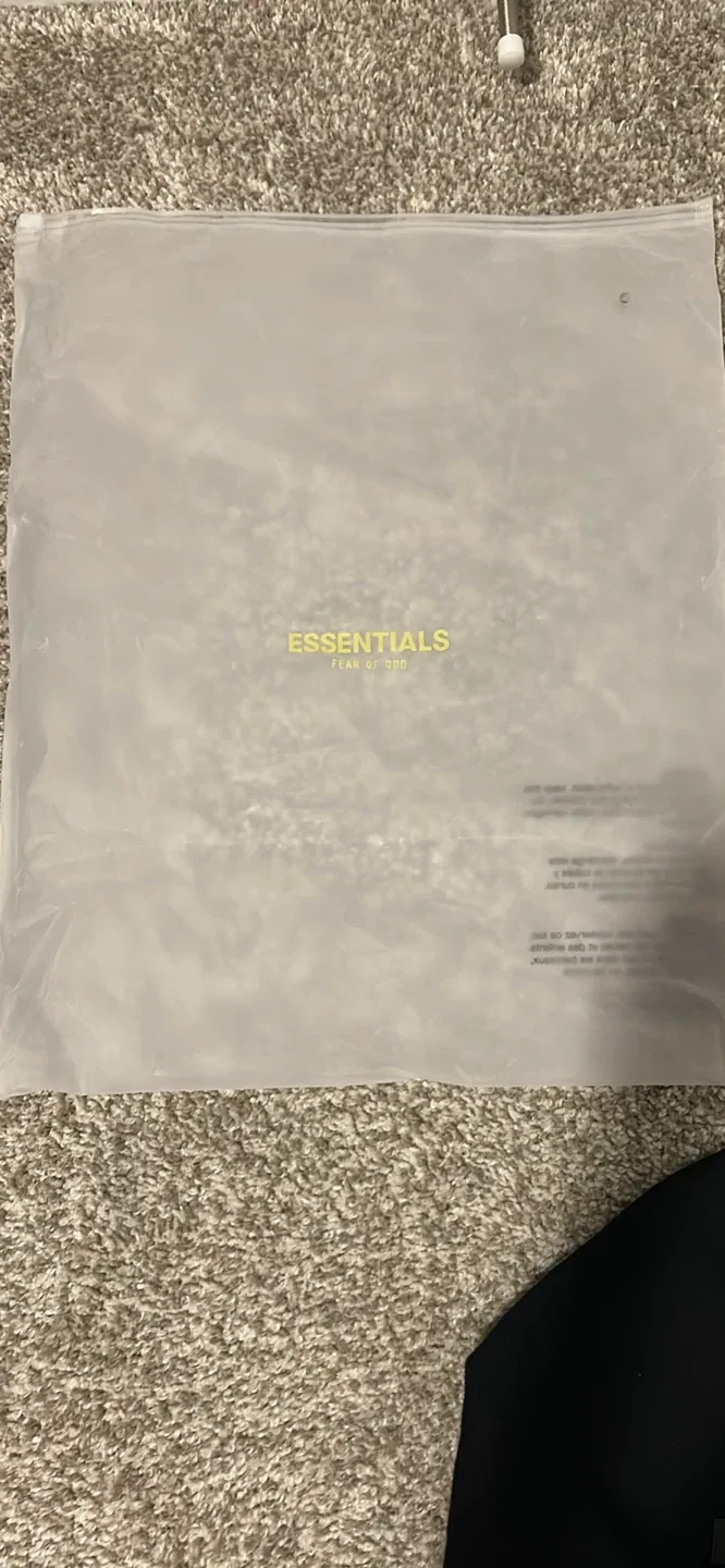 Essentials Fear of God Black Hoodie - Size S image indicator(3)
