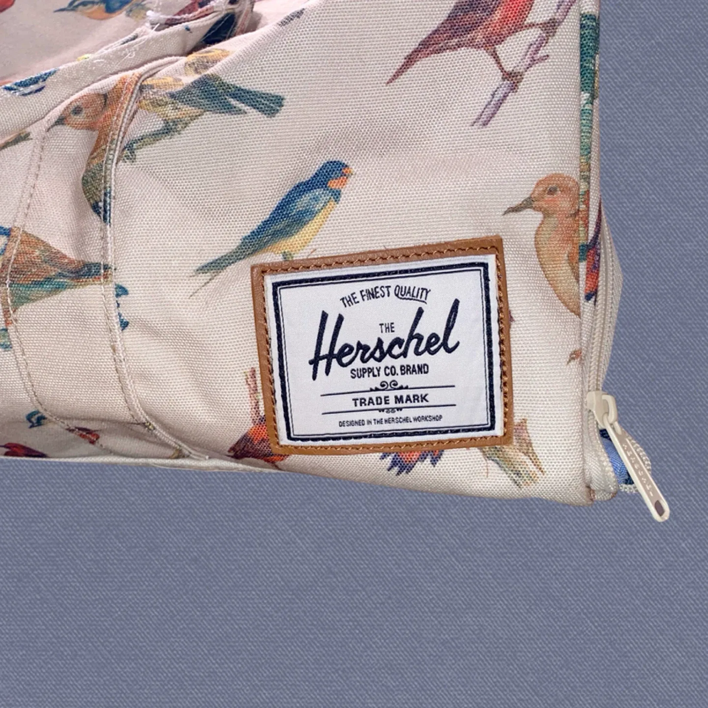 Herschel’s Supply Duffle Bag image indicator(3)