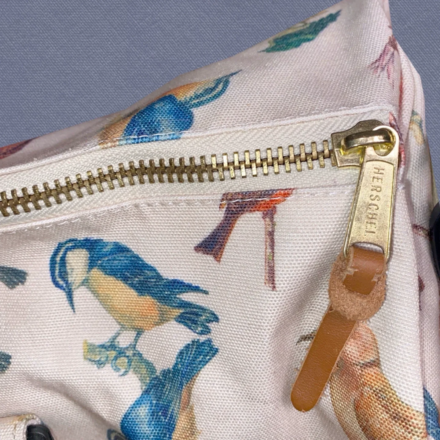 Herschel’s Supply Duffle Bag image indicator(6)