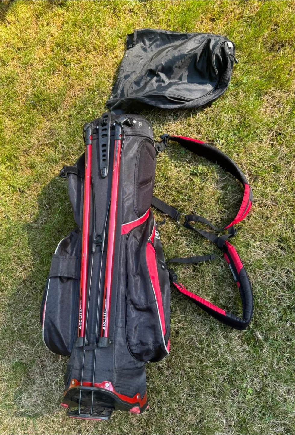 OGIO Black/Red Golf Stand Bag image indicator(4)