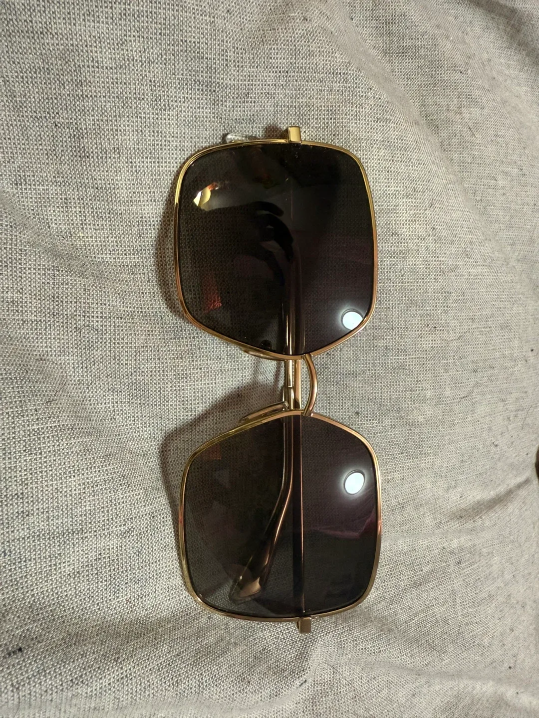 Celine CL40078U Shiny Endura Gold Sunglasses image indicator(2)