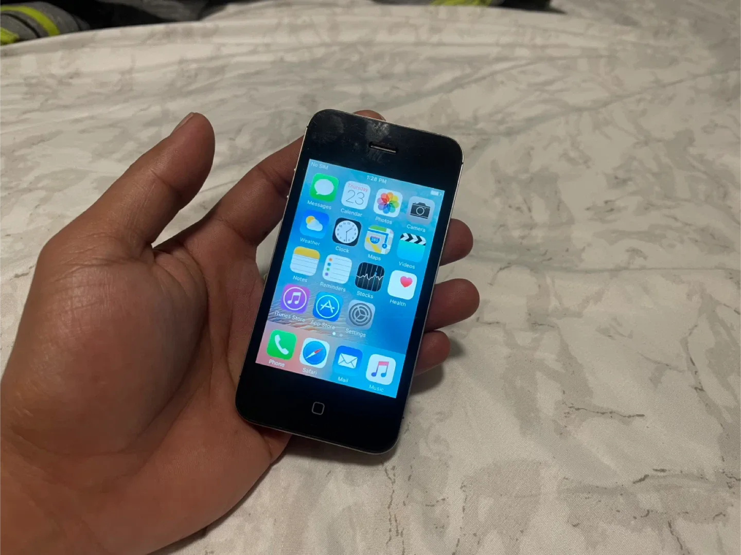 Apple iPhone 4S - Black image indicator(4)