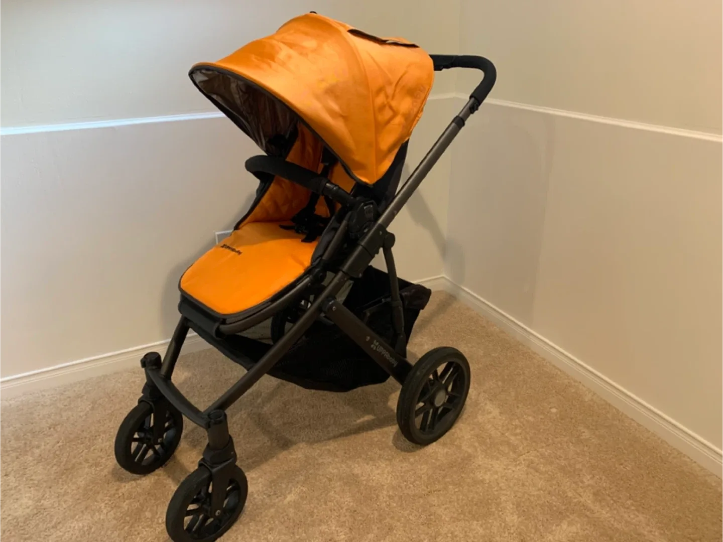 Uppababy VISTA Stroller with Bassinet - Great Condition image indicator(2)
