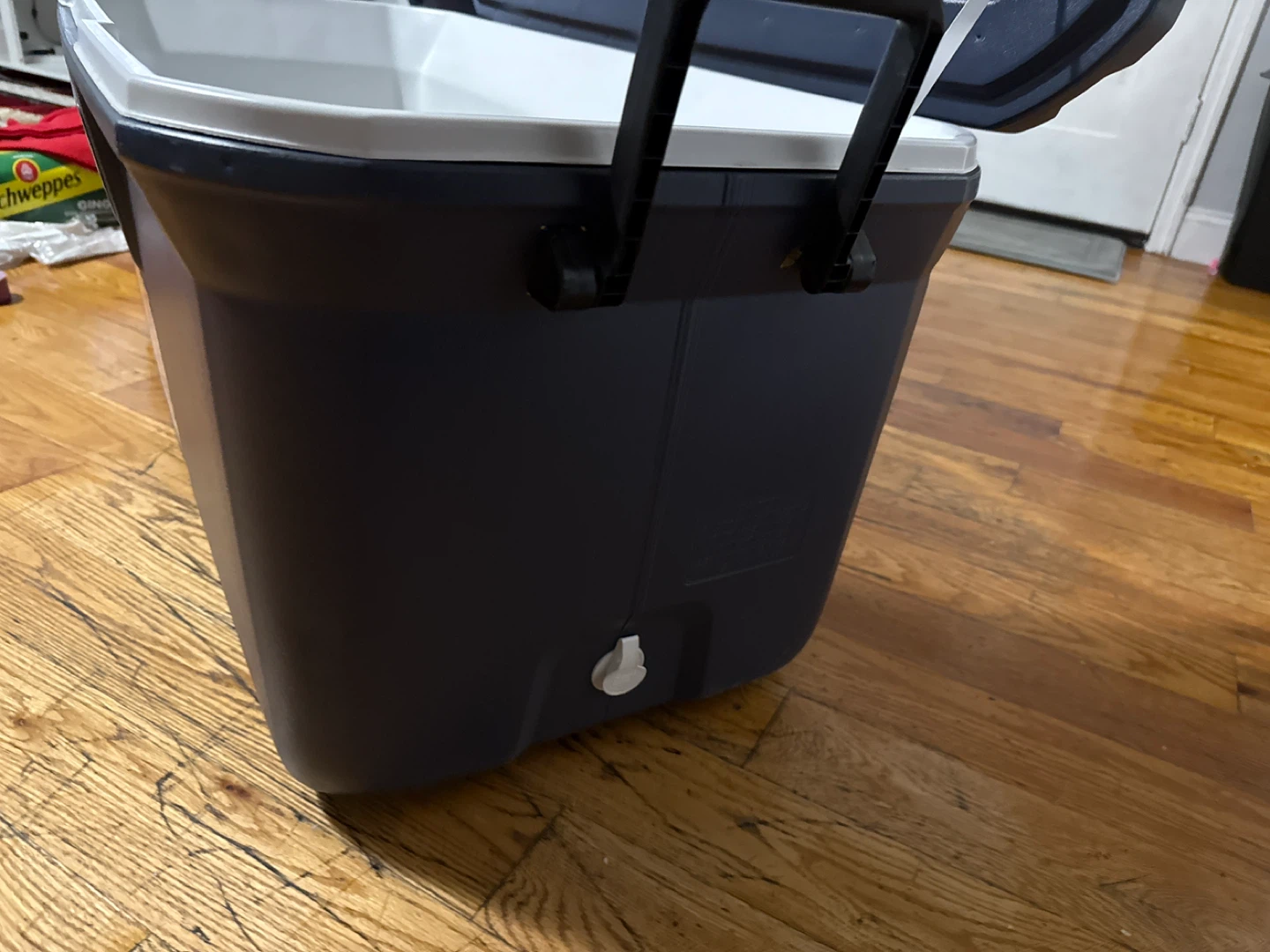 Coleman Chest Cooler - Keep Ice for 6 Days! - photo 3
