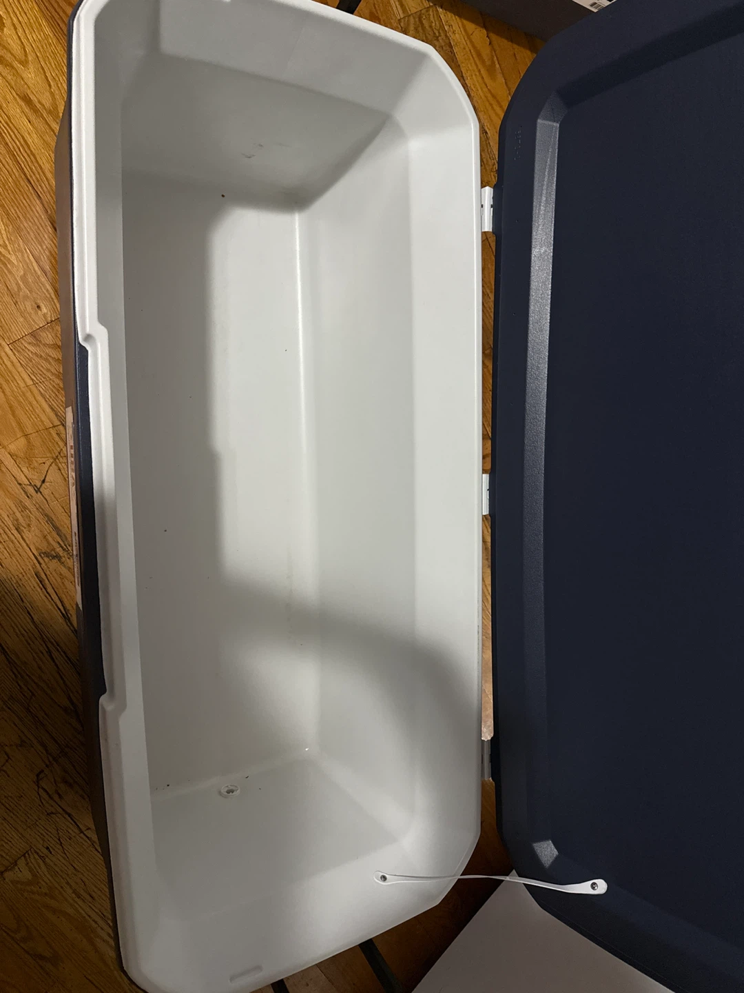 Coleman Chest Cooler - Keep Ice for 6 Days! - photo 2