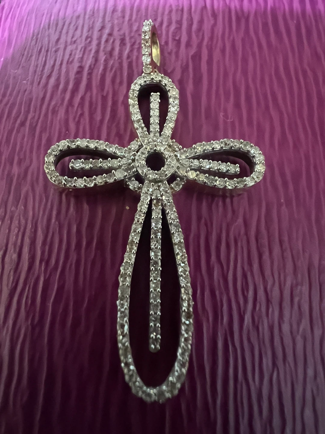 10 k Diamond Cross Pendant - photo 4