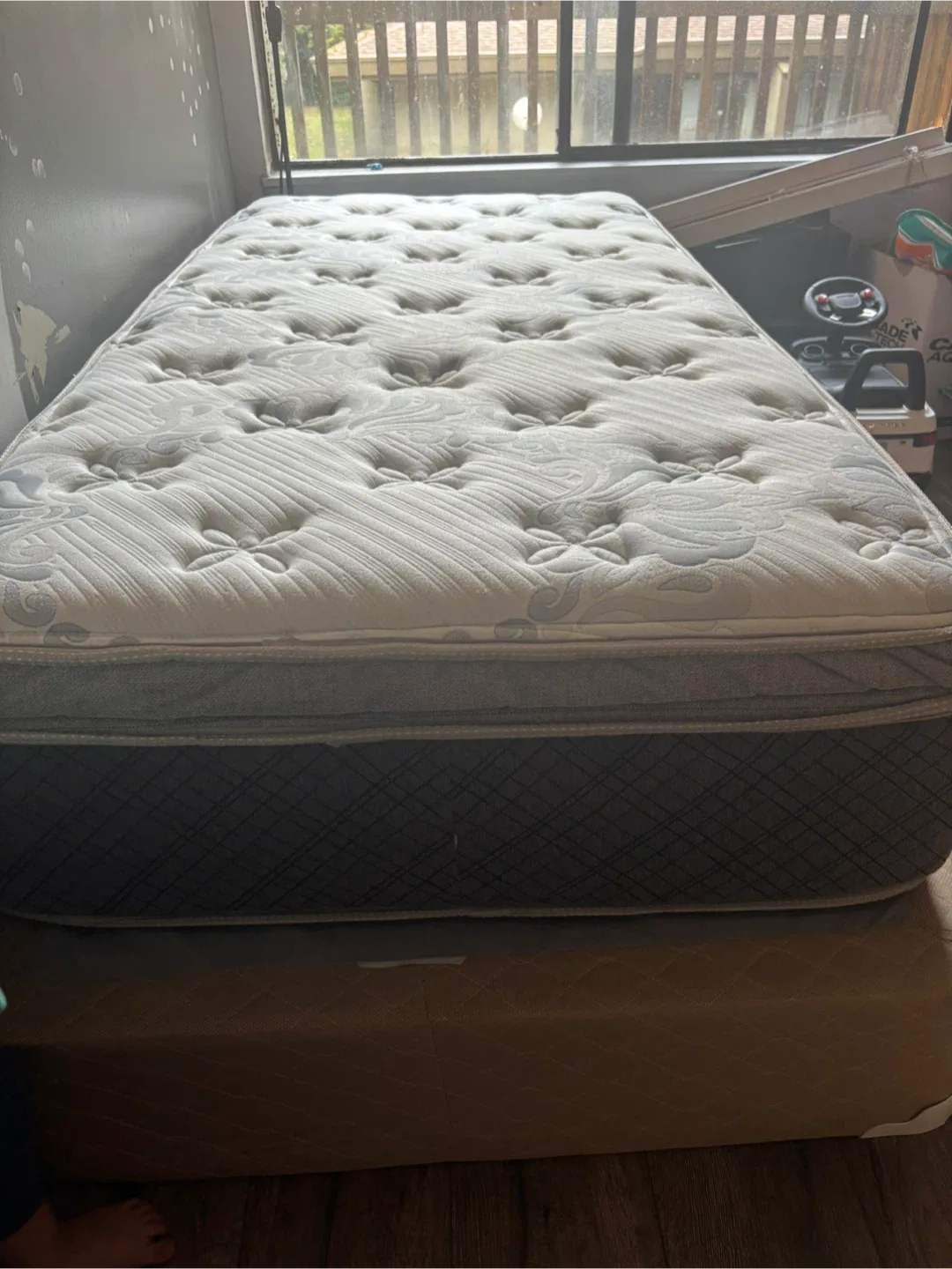 Beautyrest Silver Mattress image indicator(3)