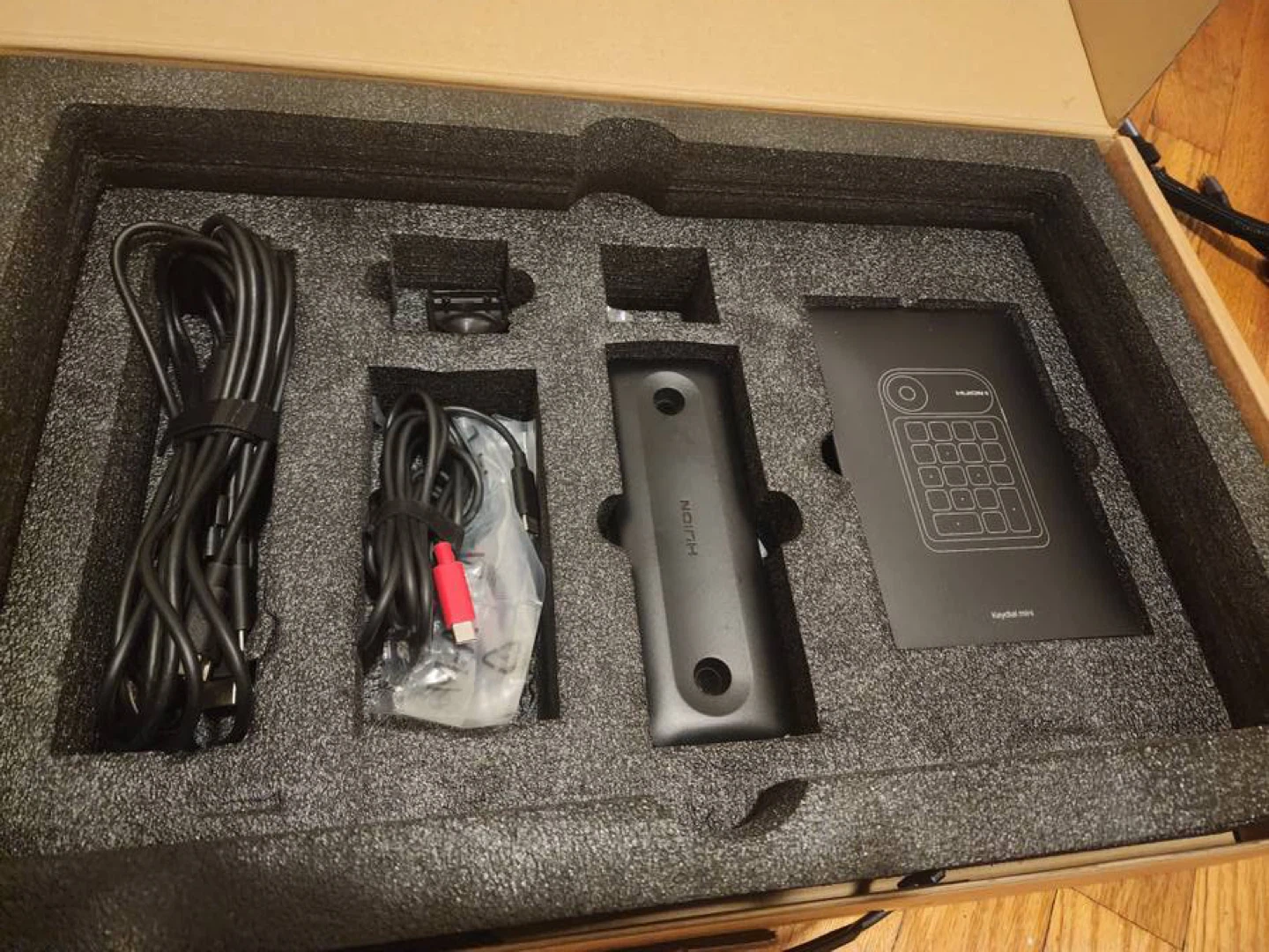 Huion Kamvas Pro 19 4k drawing tablet + desktop arm - photo 3