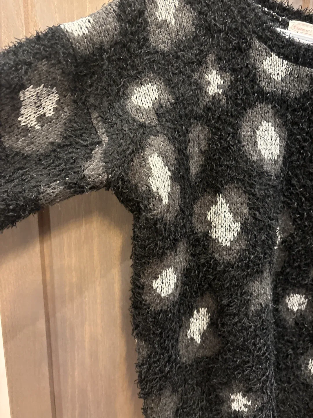 Hyphen World Gallery Fuzzy Sweater image indicator(3)