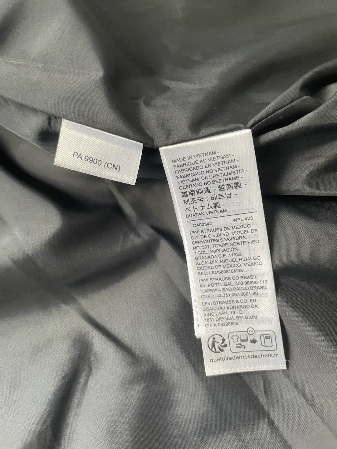 Levi Strauss Black Down Puffer Coat Size S image indicator(5)