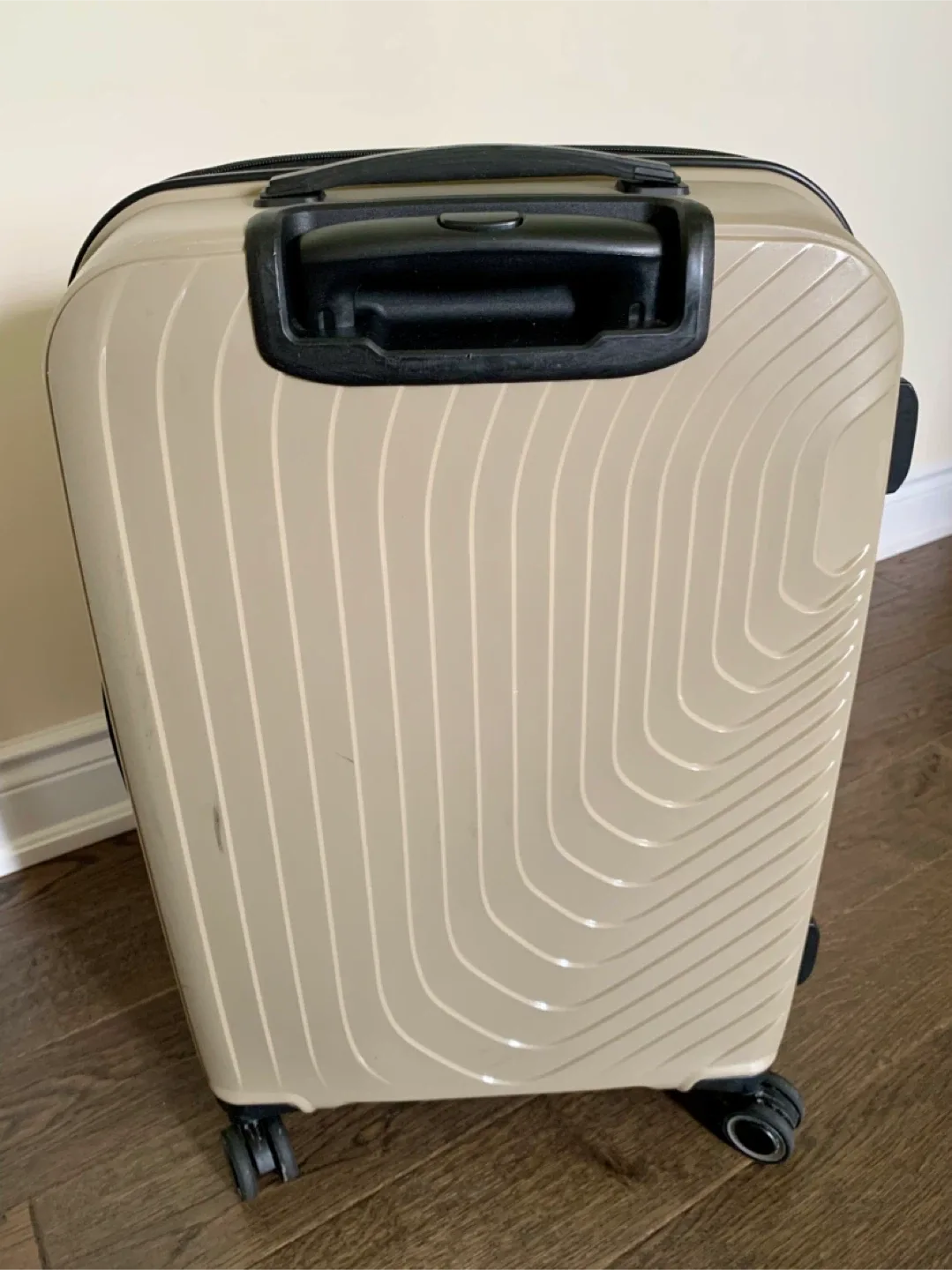 Samsonite Hard Shell medium expandable Suitcase image indicator(3)
