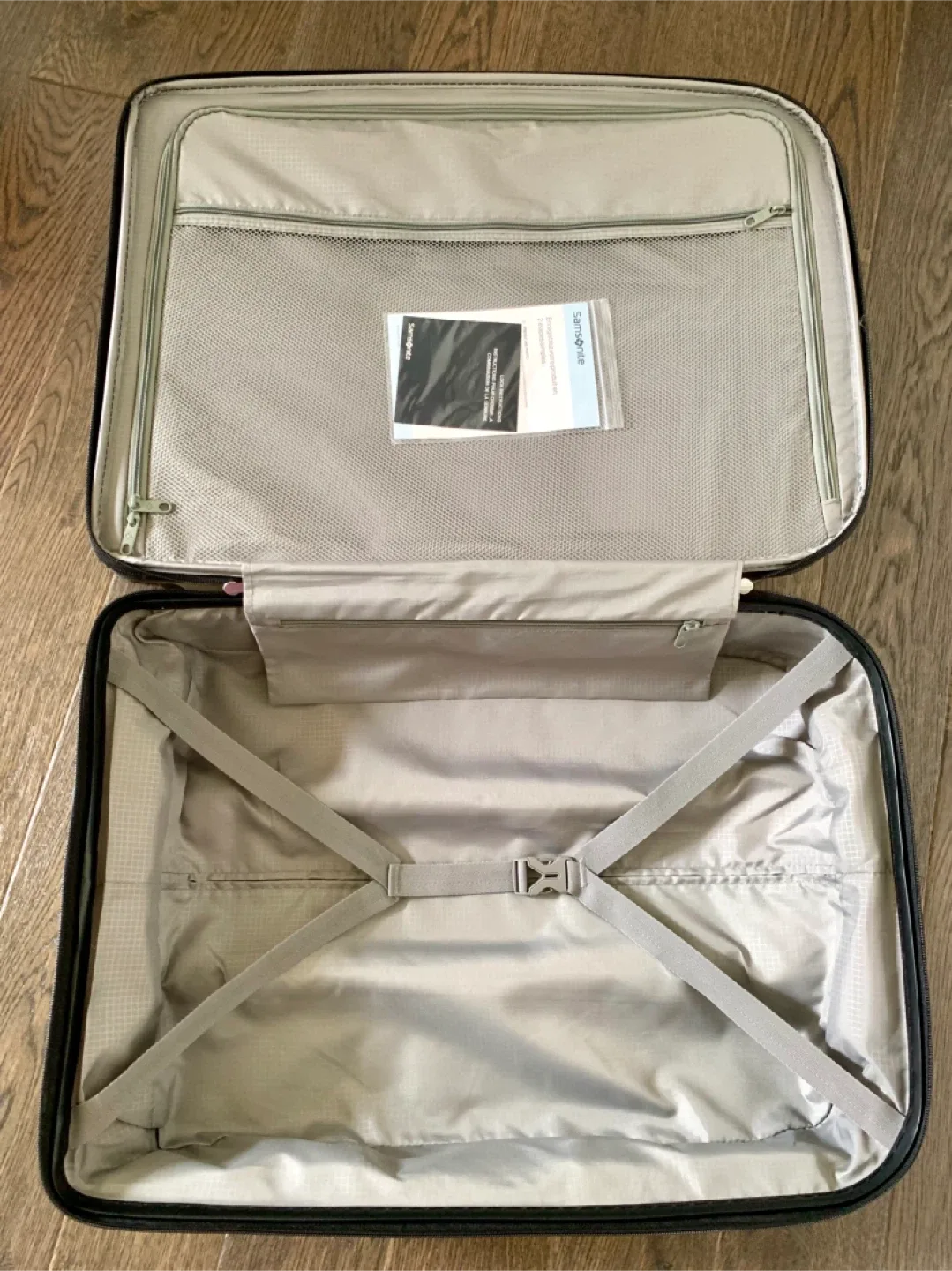 Samsonite Hard Shell medium expandable Suitcase image indicator(7)