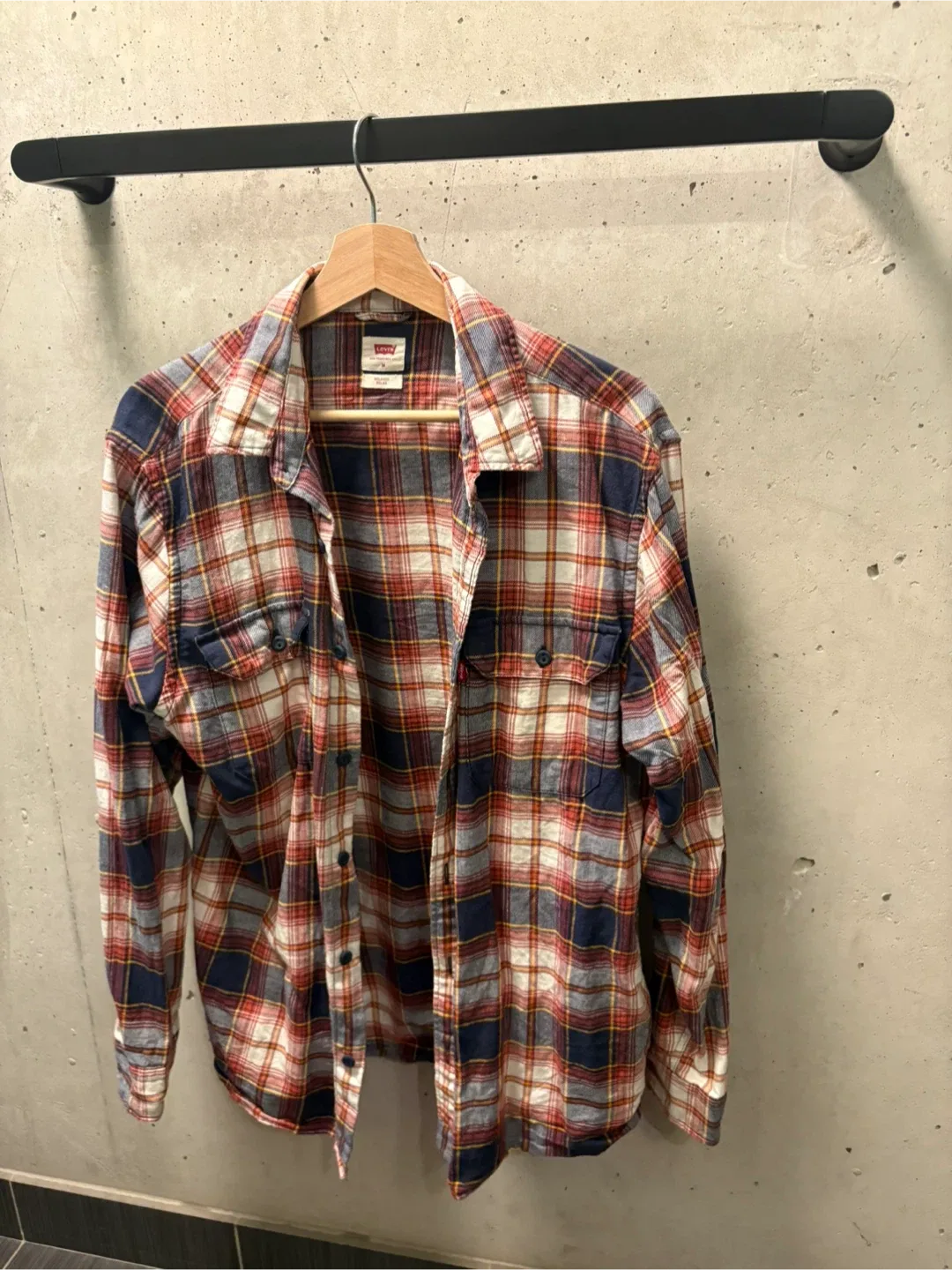 Levi's Flannel Shirt - Size M