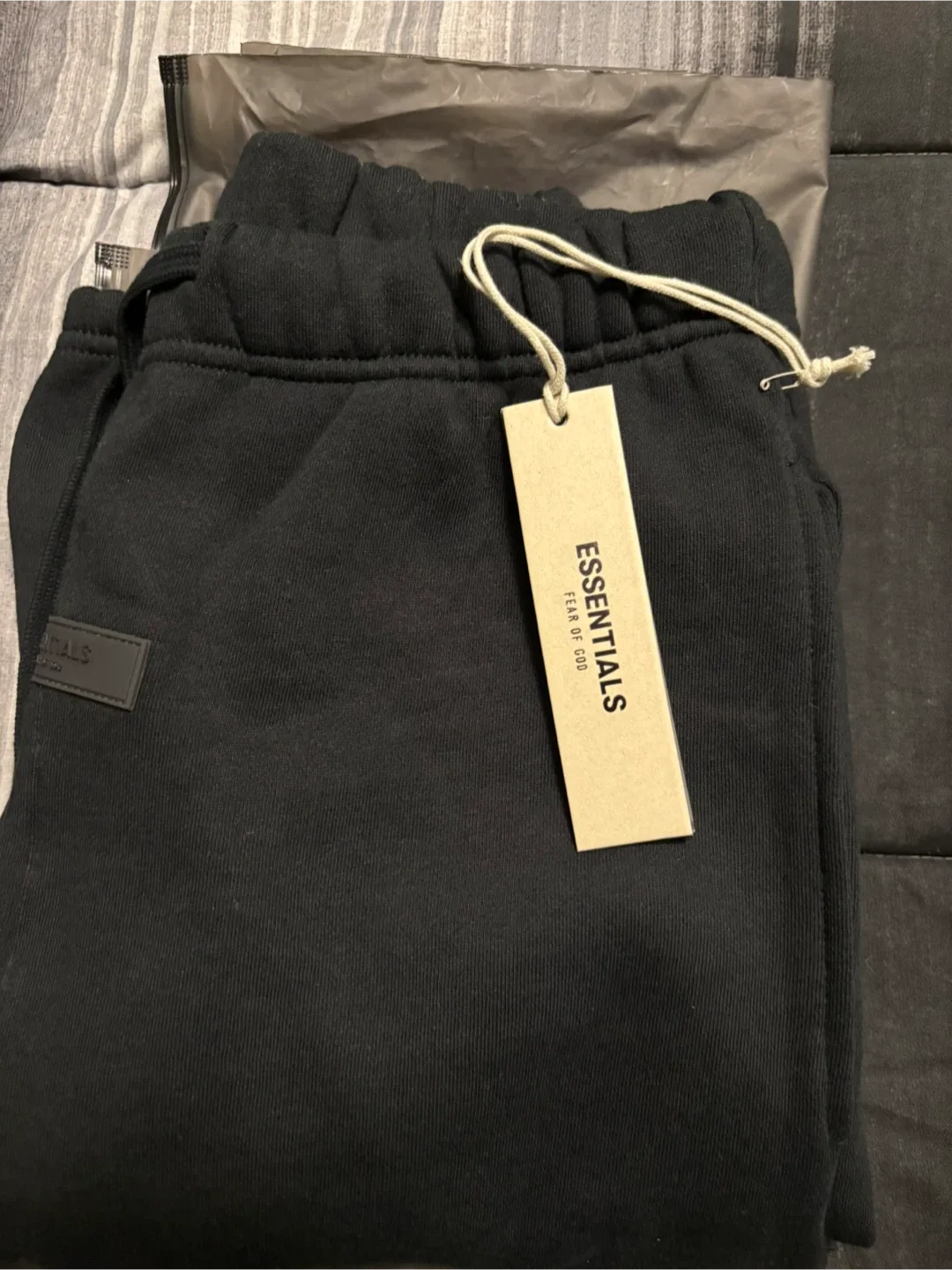 Essentials Fear of God Black Sweatpants - Size S image indicator(5)