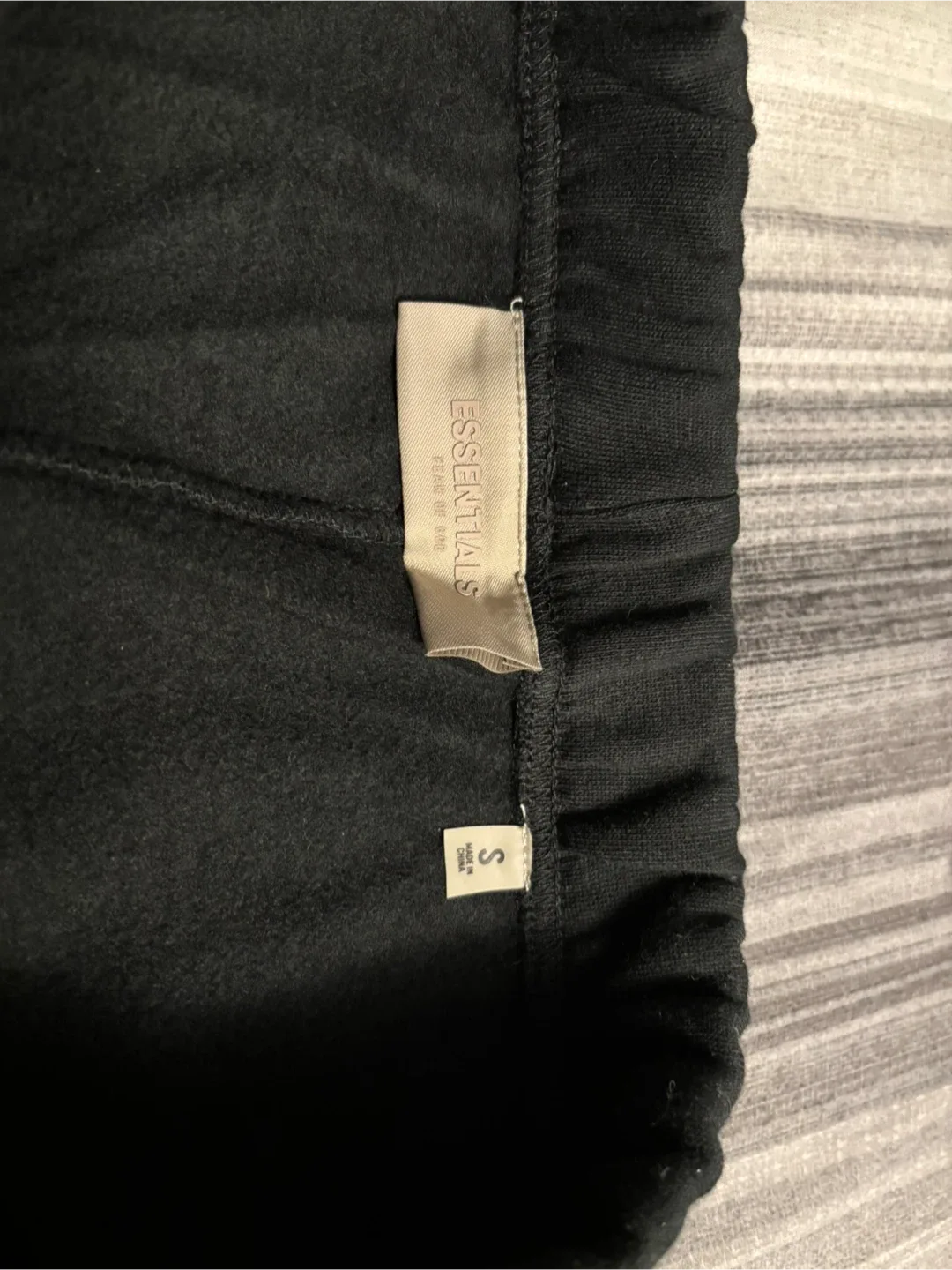 Essentials Fear of God Black Sweatpants - Size S image indicator(4)
