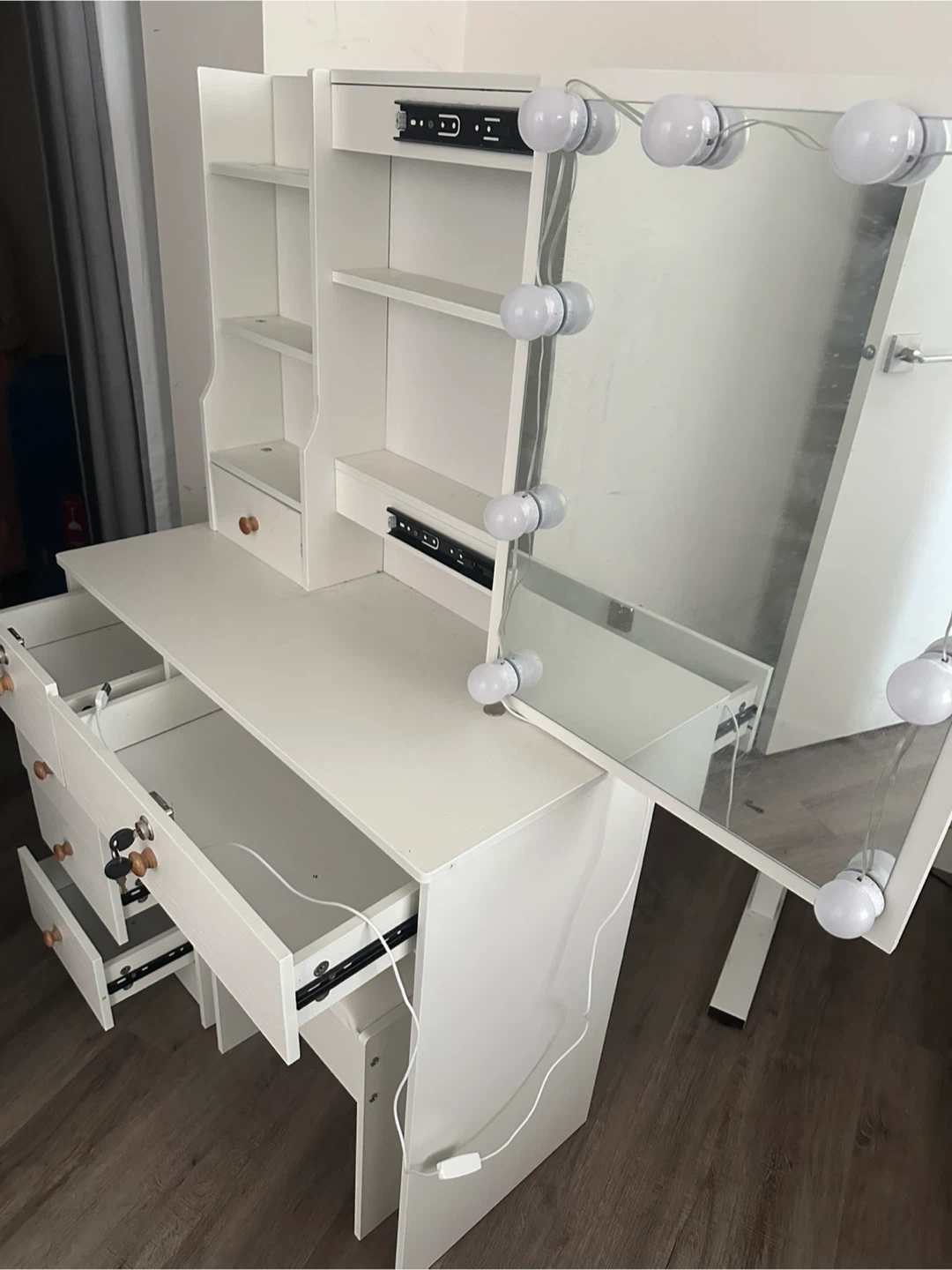 White Vanity Makeup Table with Lighted Mirror