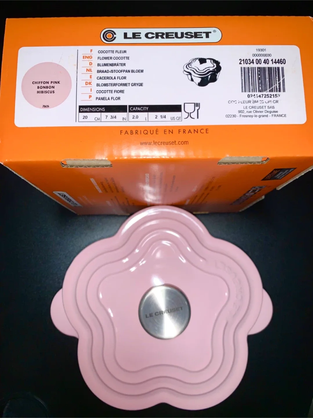 Le Creuset Flower Cocotte - Chiffon Pink image indicator(3)