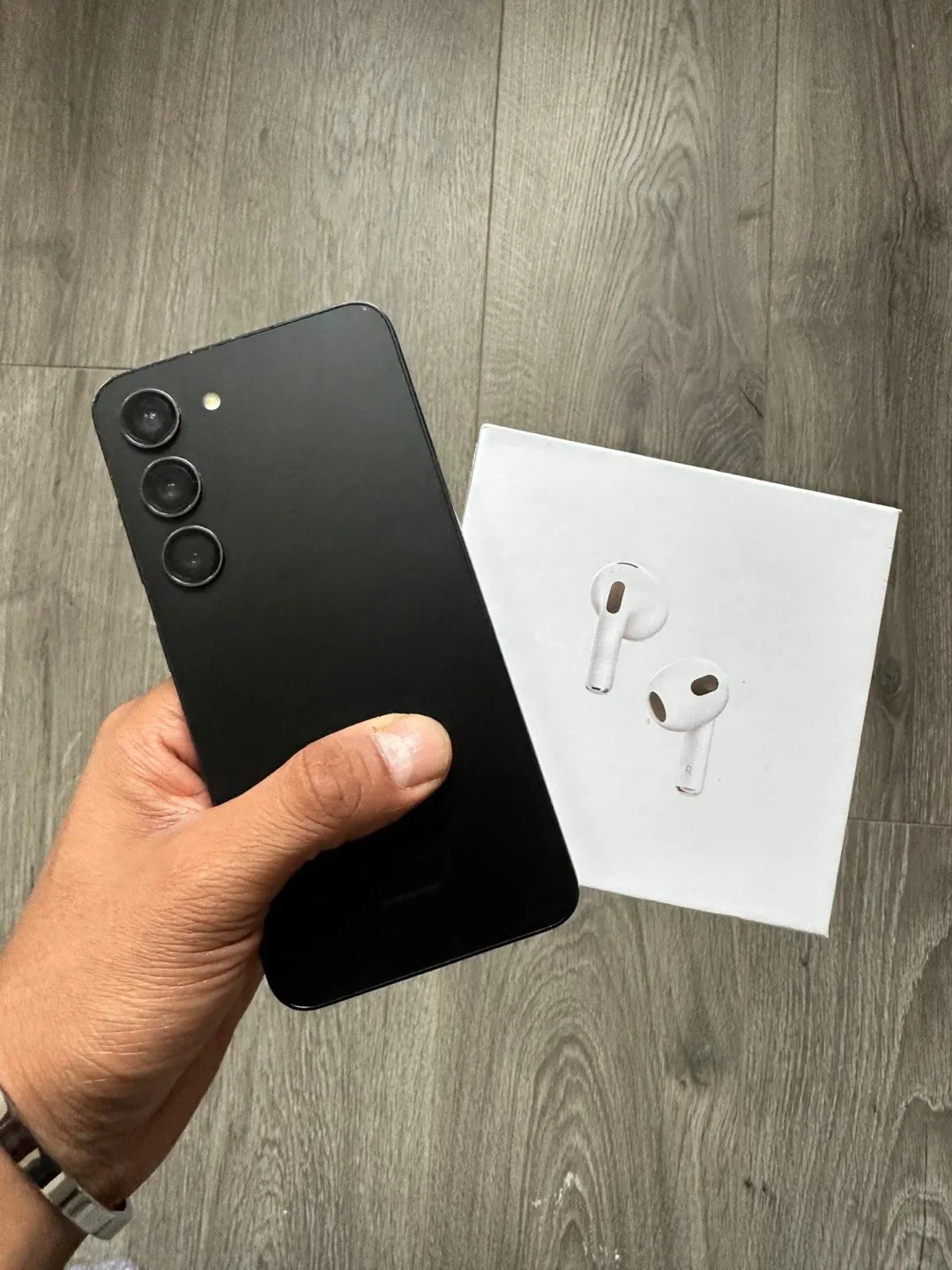 Samsung Galaxy S23 256GB **Free AirPods / Delivery / Pickup** thumbnail