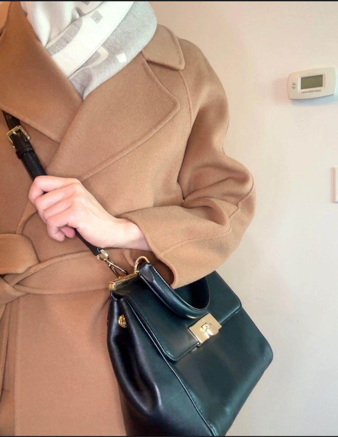 Michael Kors Marlow Satchel, Black Calf Leather – Like New - photo 2