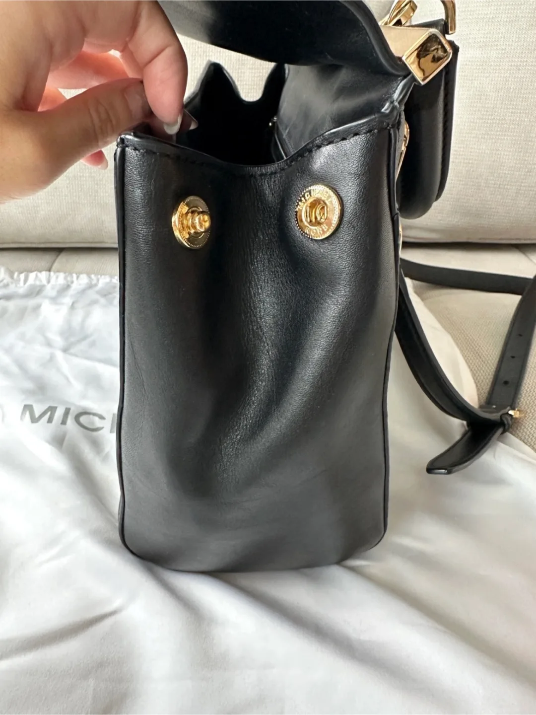 Michael Kors Marlow Satchel, Black Calf Leather – Like New image indicator(5)