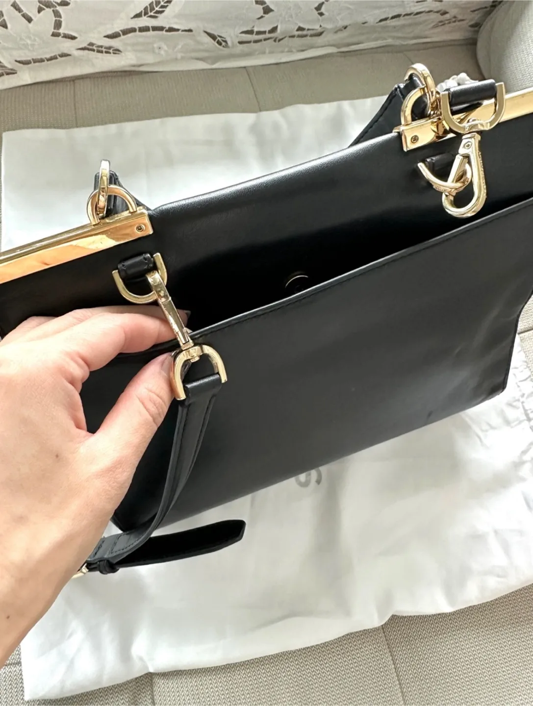 Michael Kors Marlow Satchel, Black Calf Leather – Like New image indicator(4)