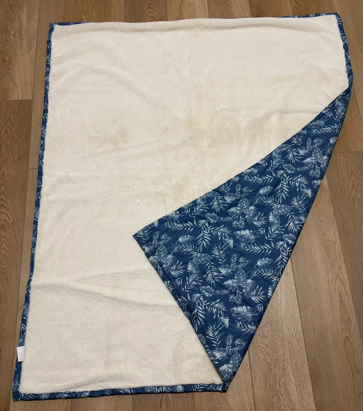 City Chic Blue Floral Blanket image indicator(4)