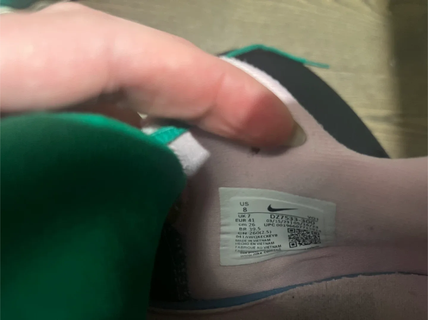 Nike Giannis Immortality 3 Green/Pink US 8 image indicator(5)