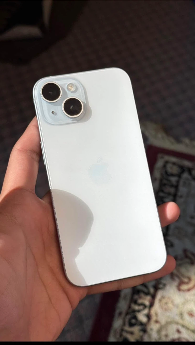 Apple iPhone 15- blue