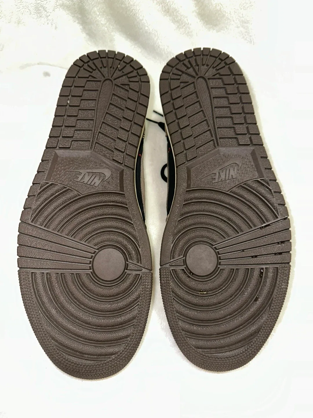 Nike Air Jordan 1 Low Travis Scott image indicator(5)