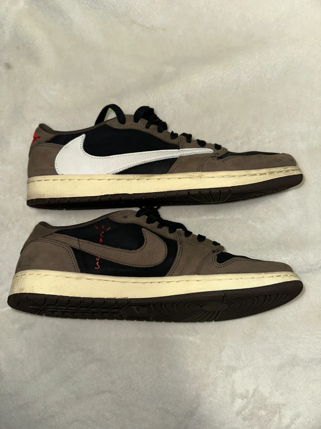 Nike Air Jordan 1 Low Travis Scott image indicator(2)