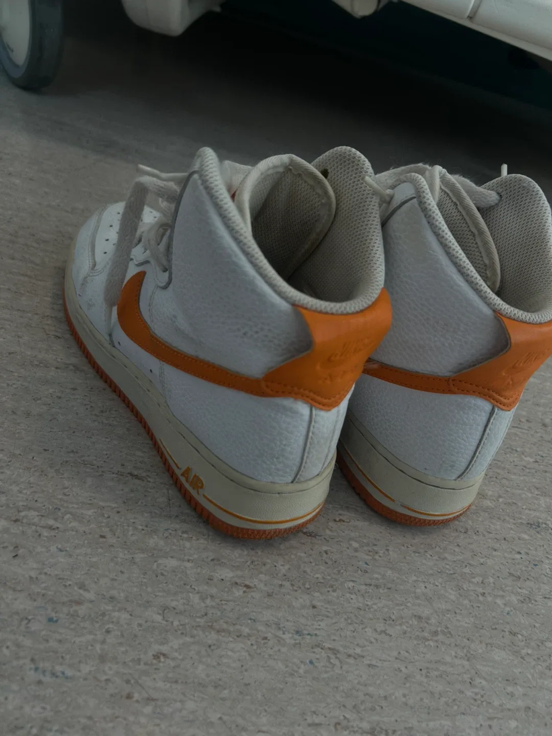 Nike Air Force 1 High '07 Shoes - Size 8 image indicator(2)