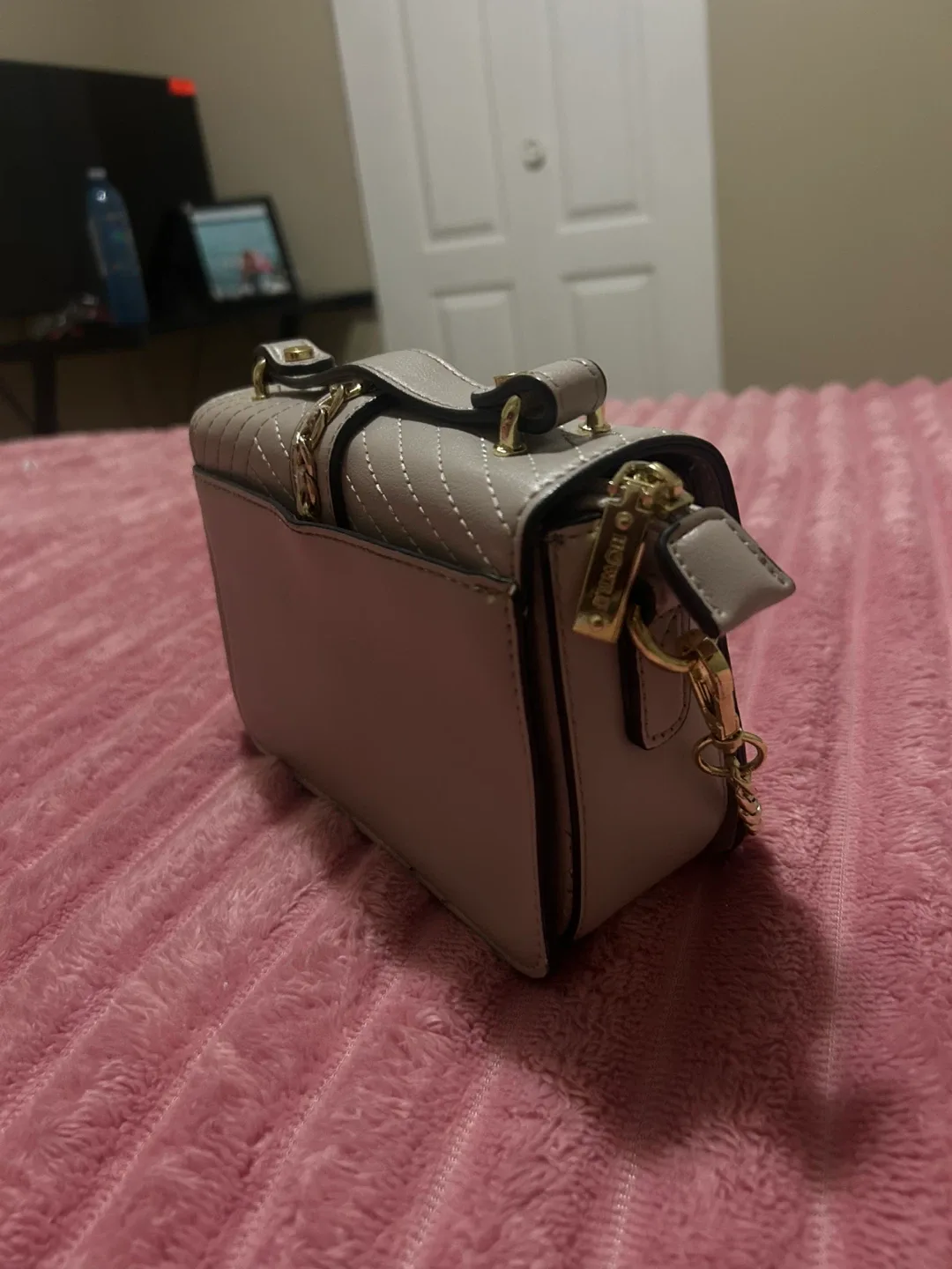 Beige Crossbody Bag with Chain Detail image indicator(2)