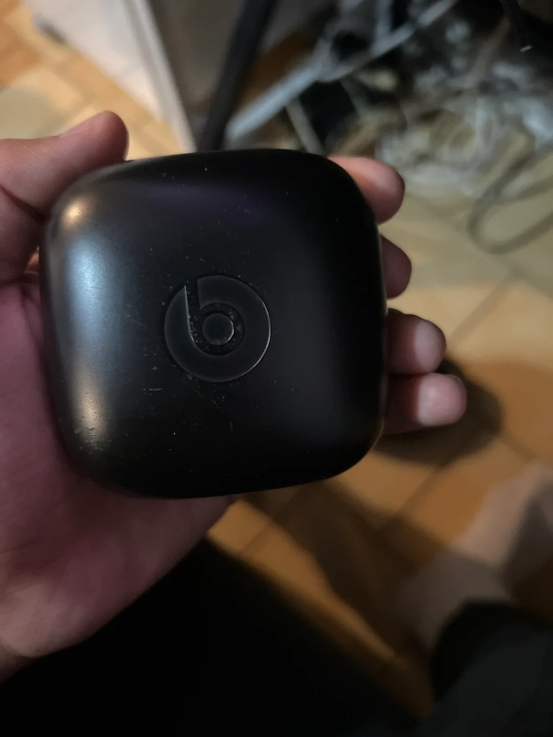 Beats Powerbeats Pro Ivory image indicator(2)