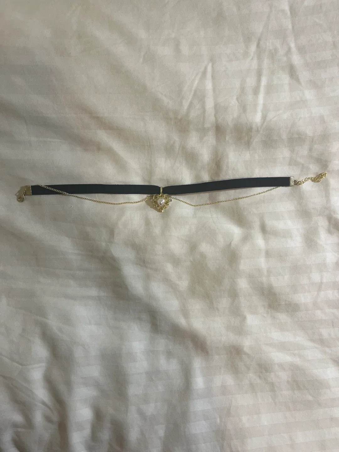 Black Velvet Pearl Heart Choker Necklace