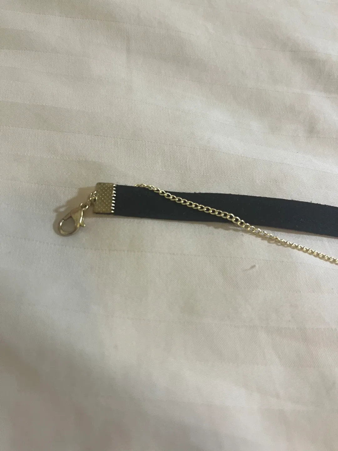 Black Velvet Pearl Heart Choker Necklace image indicator(4)