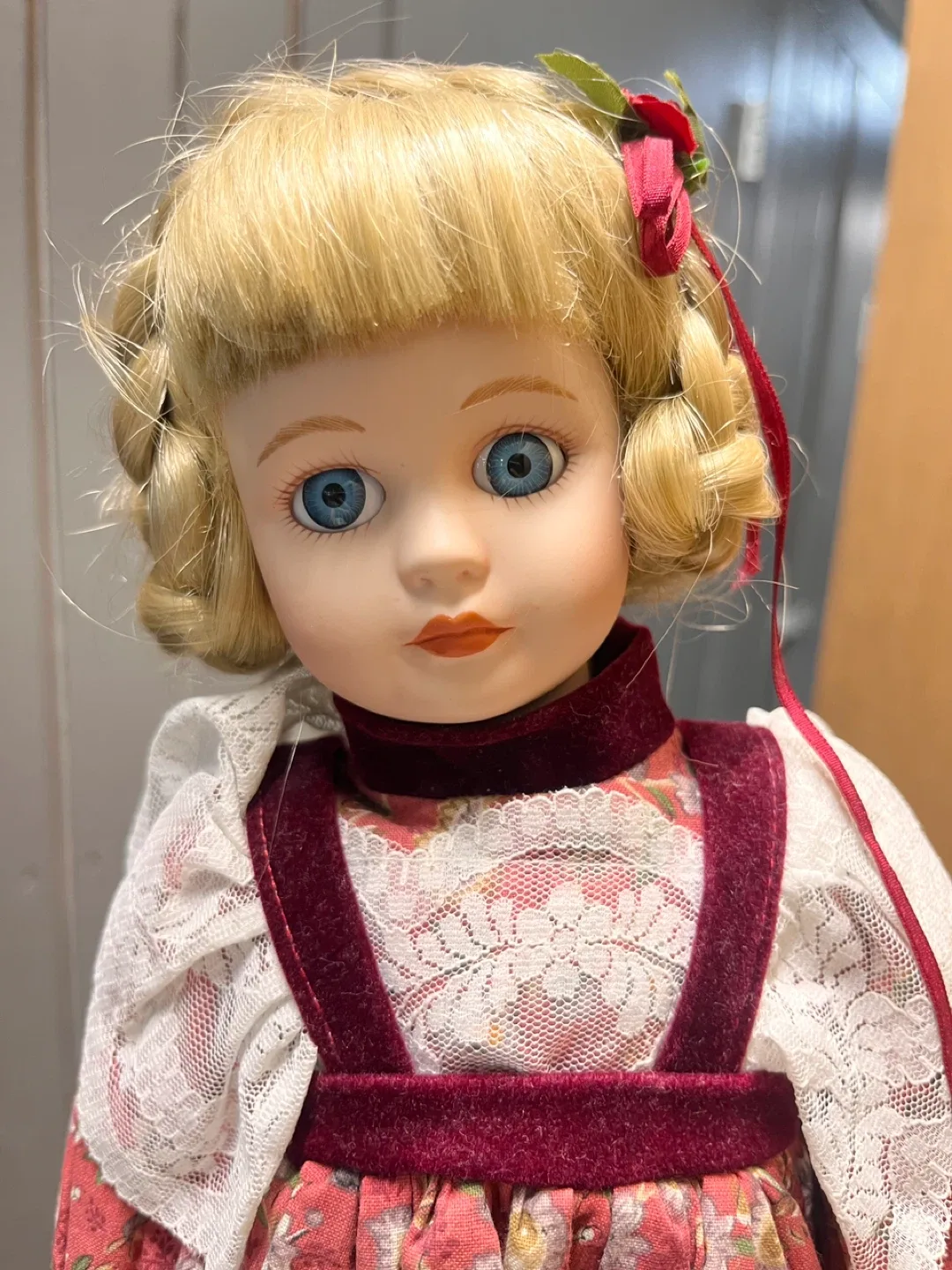 Porcelain doll image indicator(2)