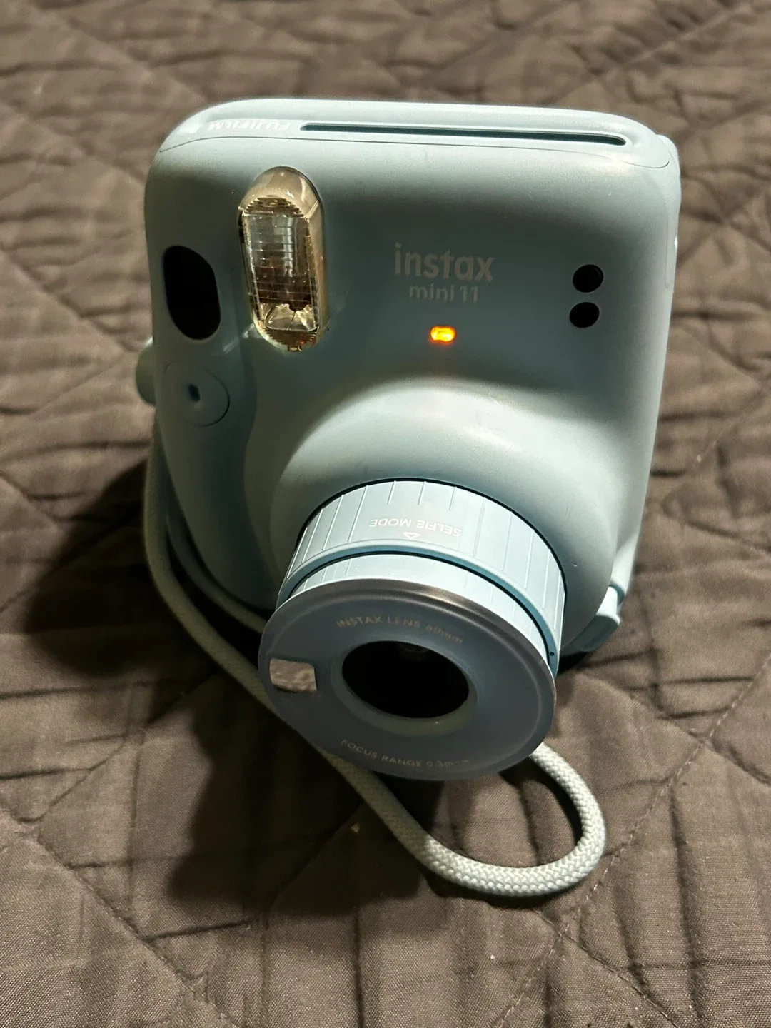 FujiFilm Instax mini 11 - Baby Blue. Comes with 2 Films image indicator(5)