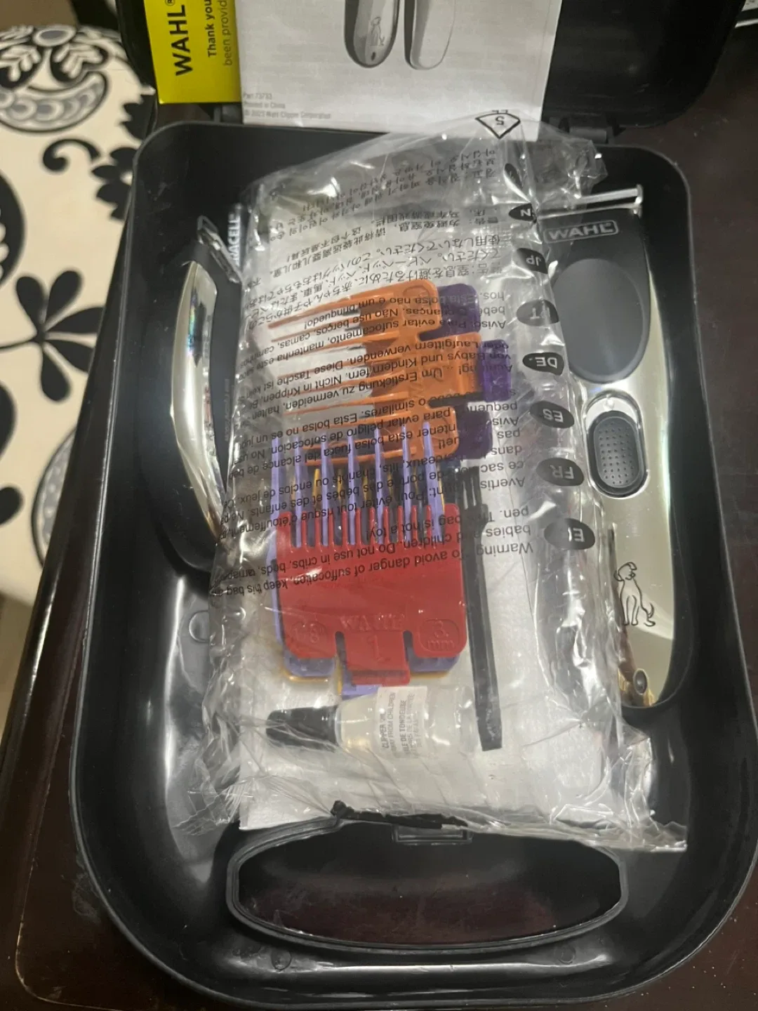 Wahl Deluxe Rechargeable Pet Clipper Kit image indicator(2)